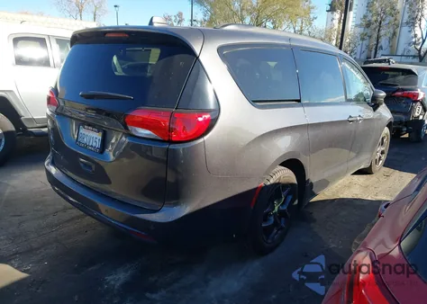 2020 Chrysler Pacifica Touring L Plus z USA, uszkodzony, nr VIN 2C4RC1EG9LR210049